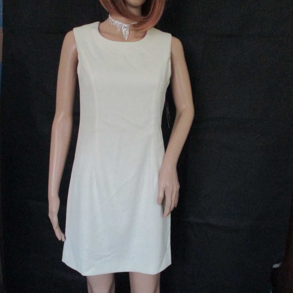NWT - TAHARI-LEVINE dress - sz 4P - MSRP $128.00
